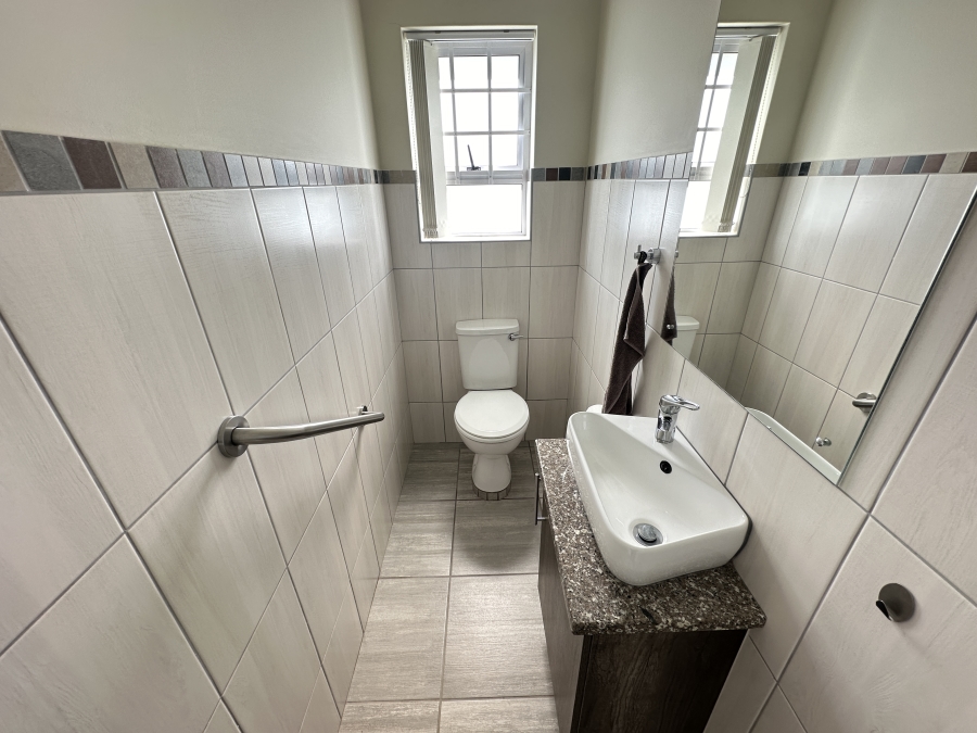 1 Bedroom Property for Sale in Heiderand Western Cape